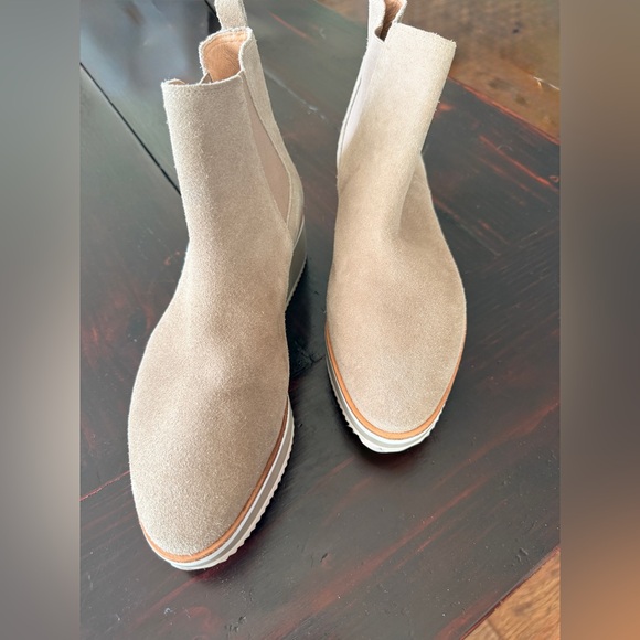 Antonio Melani EUC Women's Brexton Tan
Suede Platform Ankle Boots Size 9 - Picture 3 of 7